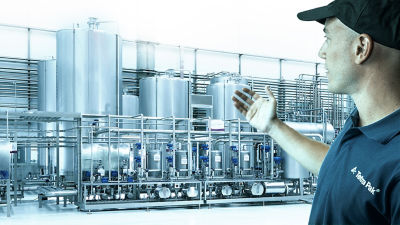 Tetra Pak operator showing equipment