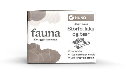 Aliments humides pour chiens dans un emballage Tetra Recart
