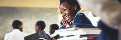 Niña en la escuela