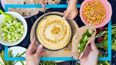 Hummus, cucumber and bread