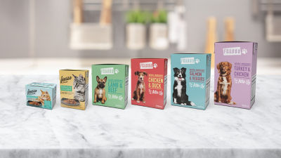 Alimentos para animais de estimação em embalagens Tetra Recart