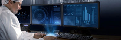 Expert analysing data