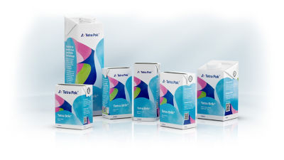 Embalagens cartonadas da Tetra Brik, alinhamento de vários volumes