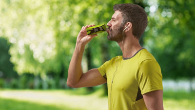 Man training, on-the-go consumption Tetra Prisma® Aseptic