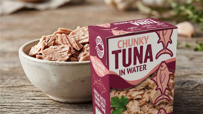 Tuna chunks in Tetra Recart carton and in bowl
