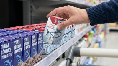 Chooses tuna in Tetra Recart cartons