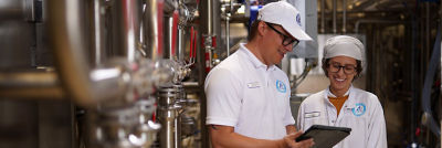 Tetra Pak food experts in pilot plant