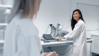 Women in lab