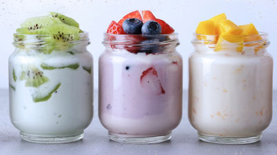 Yoghurt with fruit in glass jars
