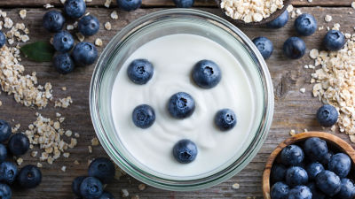 Yoghurt with blueberries