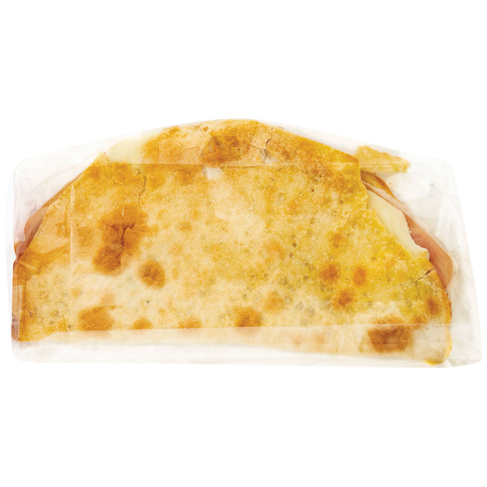 Schiacciata ripiena prosciutto crudo e mozzarella