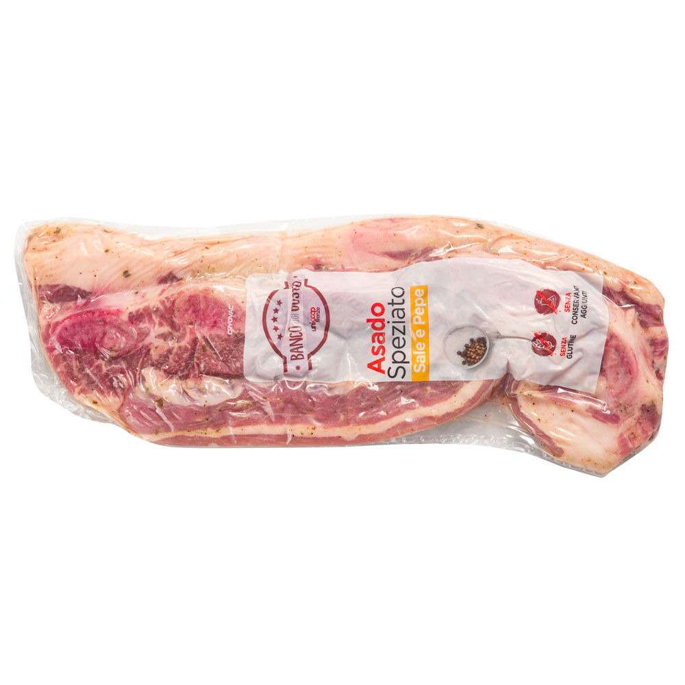 Asado di bovino adulto speziato sale e pepe