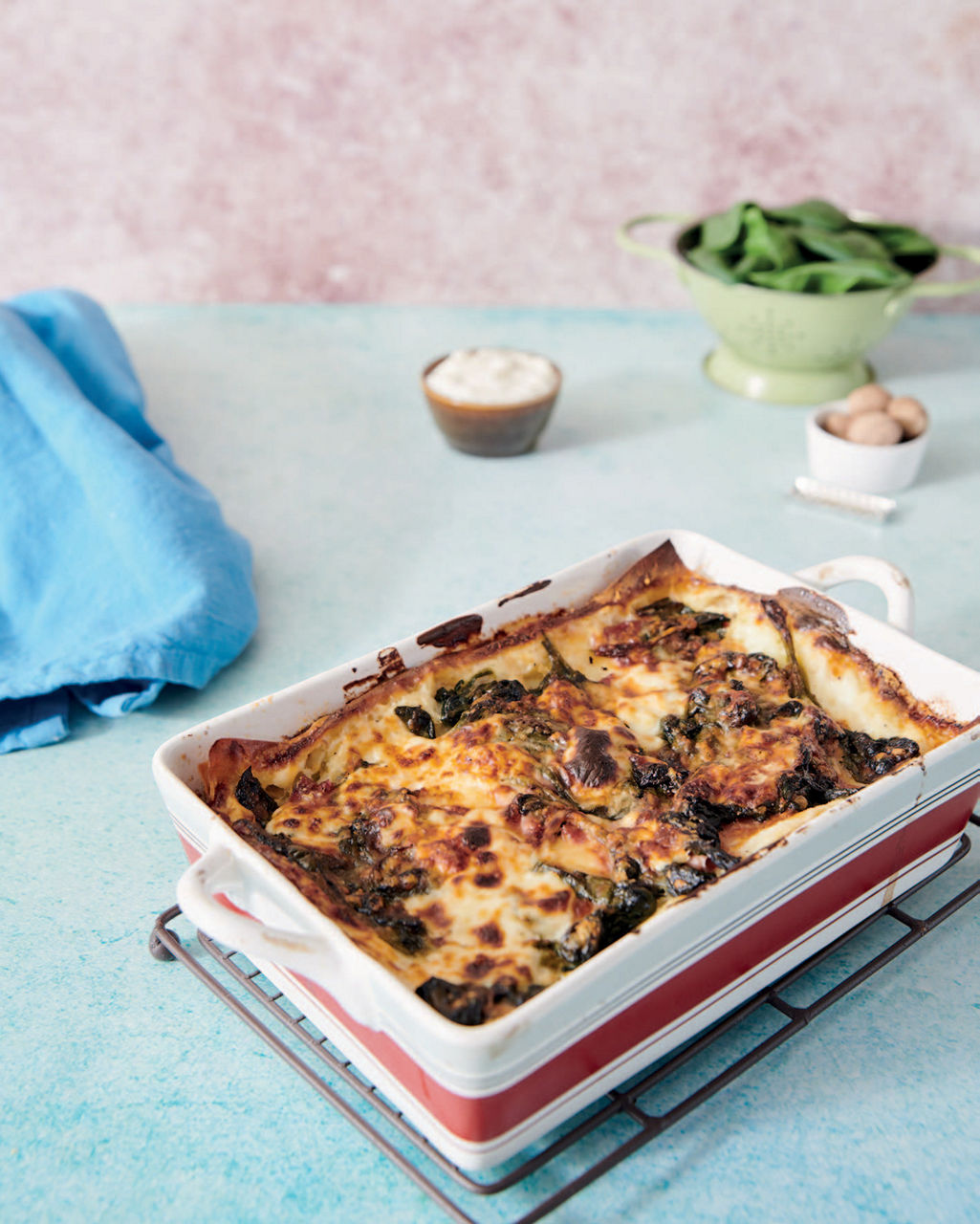 Lasagne con spinaci, prosciutto cotto e provola