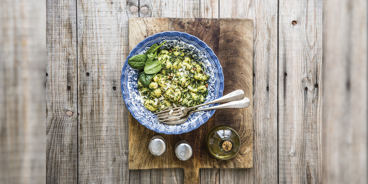 Gnocchi pesto di spinacino e nocciole
