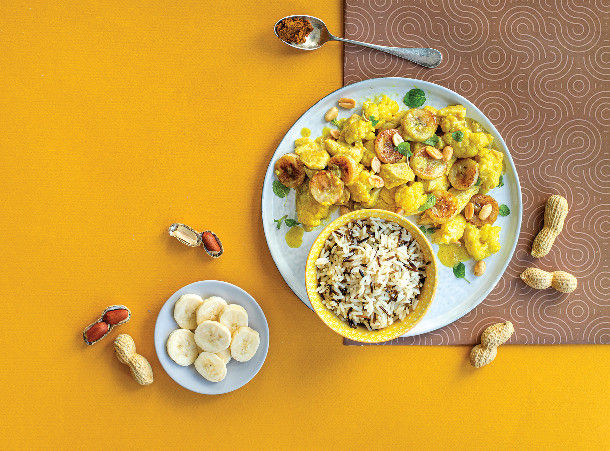 Pollo speziato con cavolfiore e banana