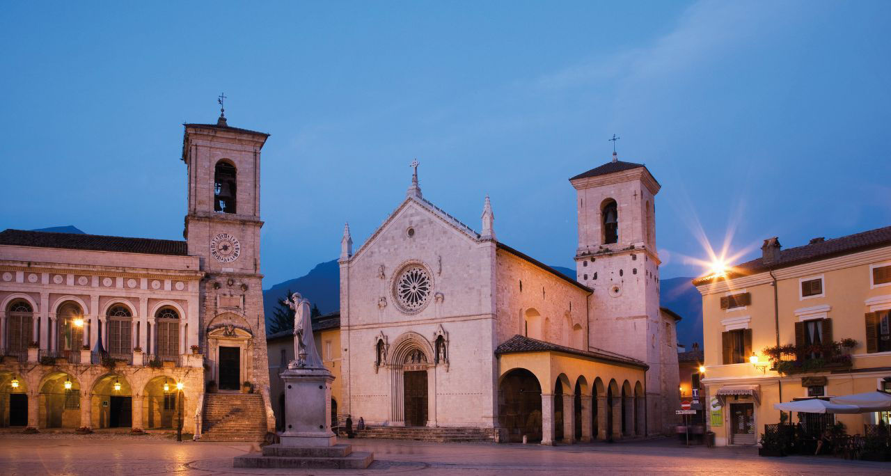 Passeggiata alla scoperta di Norcia