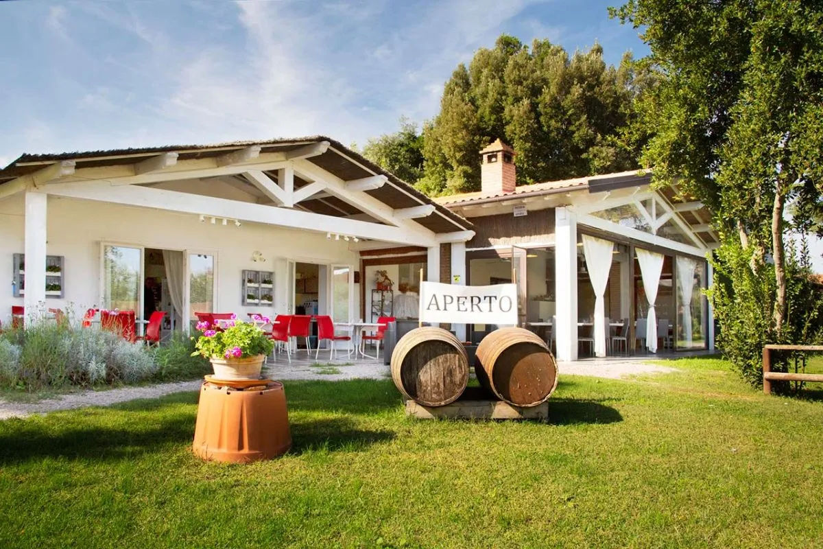 praticolare dell'ingresso dell'agriturismo