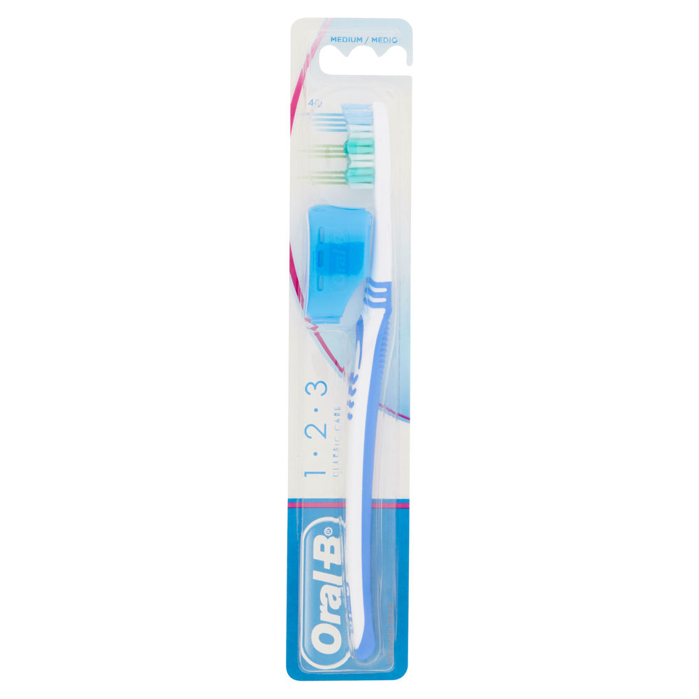 Spazzolino da denti oral b adulti classic care 40 medio pz. 1