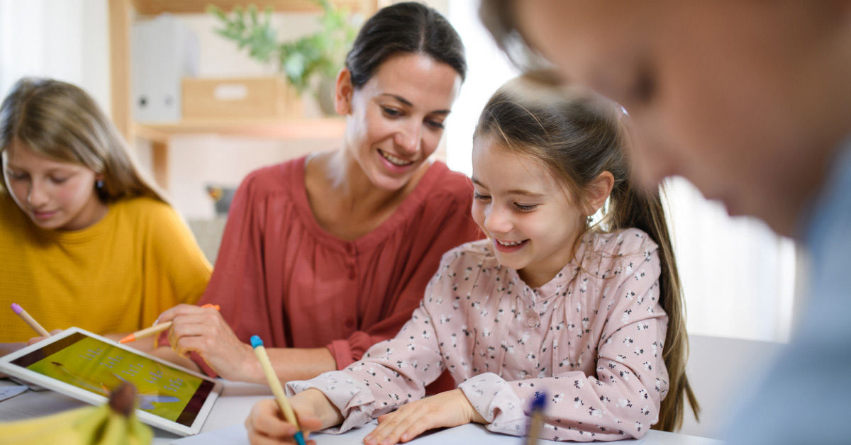 Texto y media alt text