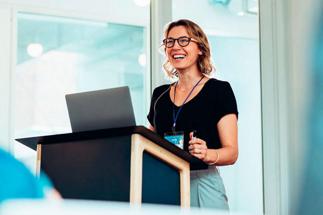 Texto y media alt text