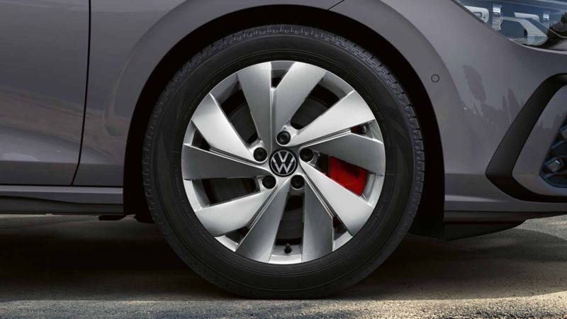 Detailed view of a VW tyre profile – 36 months Volkswagen Tyre Warranty