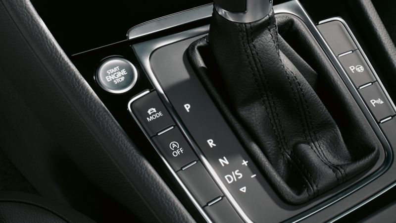 Image of Keyless Access on the centre console in the VW Golf