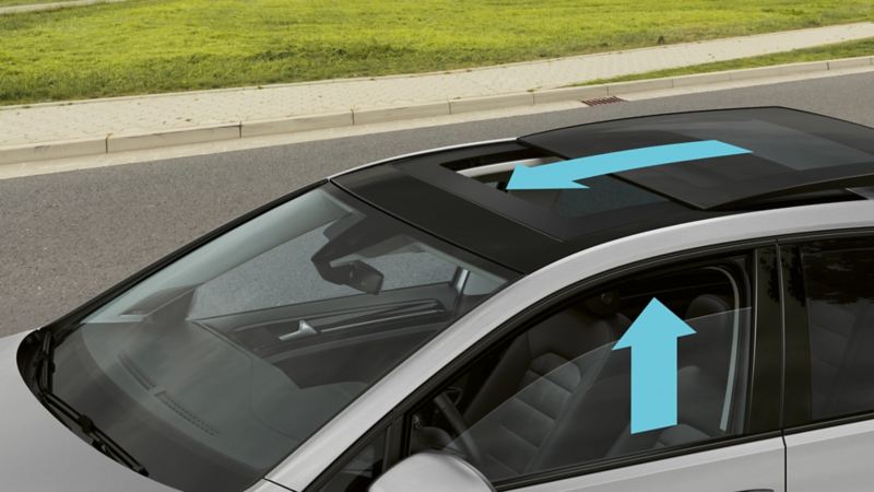 Widok Volkswagena od góry, strzałki pokazują funkcje pro aktywnego systemu ochrony pasażerów PreCrash