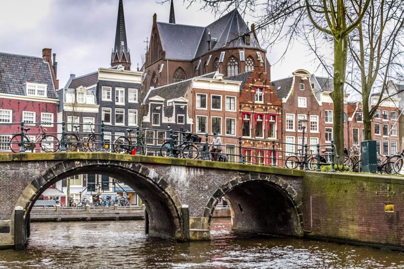 Un canal de Amsterdam