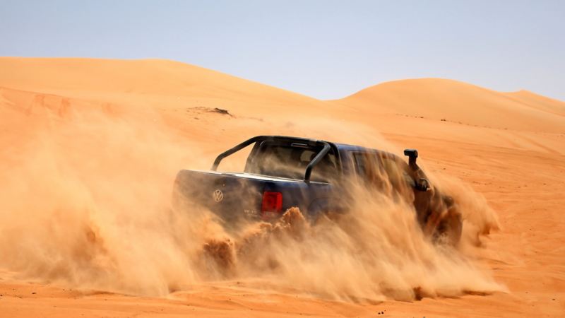 Amarok med fler hästkrafter i Oman: Offroadkörning i lös sand...