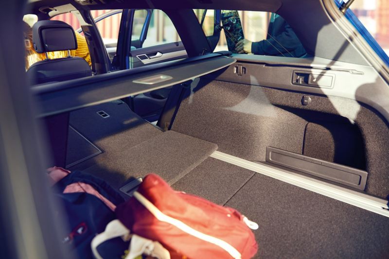 Passat bagāžas nodalījums ar nolocītu aizmugurējo sēdekli