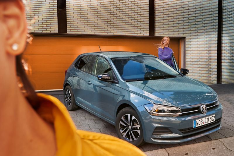 PO4580_IQ-Polo-girl-behind-Polo_3-2_f-cc