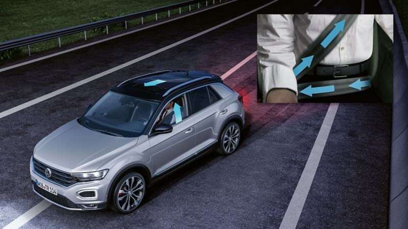 Rappresentazione grafica del funzionamento del pretensionatore per la cintura di sicurezza, applicato su un'auto Volkswagen.