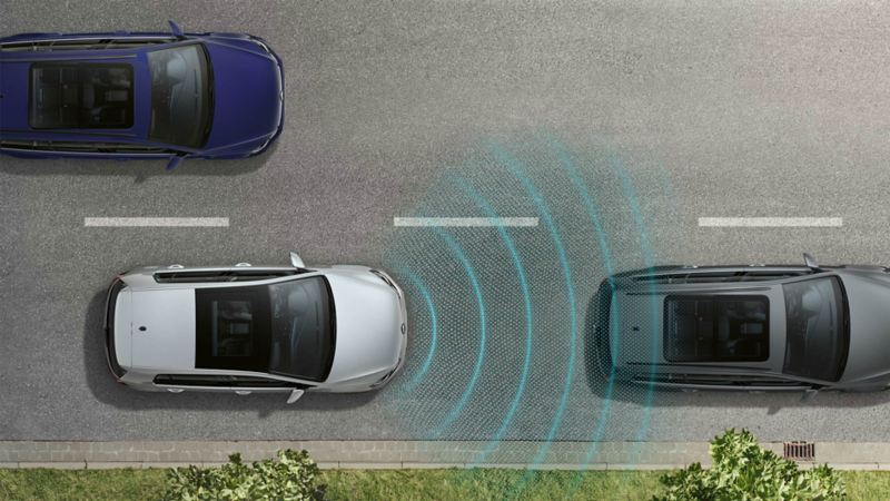 Rappresentazione grafica del funzionamento dei sensori dell'assistenza nella guida in colonna di un'auto Volkswagen.