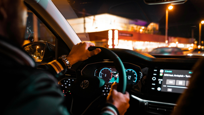 Cockpit and sound system of the T-Cross at night