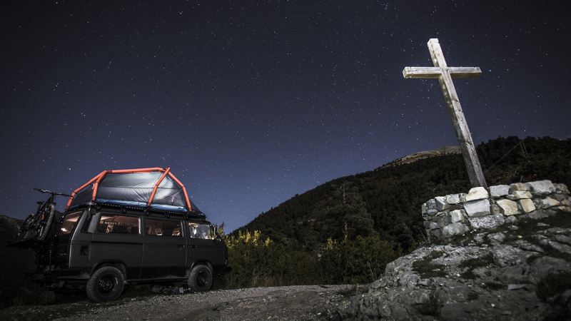 The T3 at night with roof tent