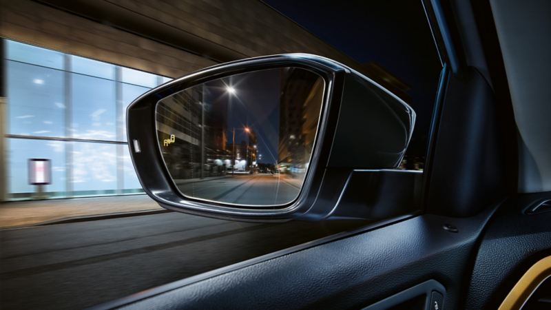 T-Roc rear view mirror with Blind Spot