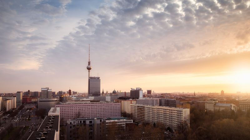 Et blik ud over Berlin med fjernsynstårnet