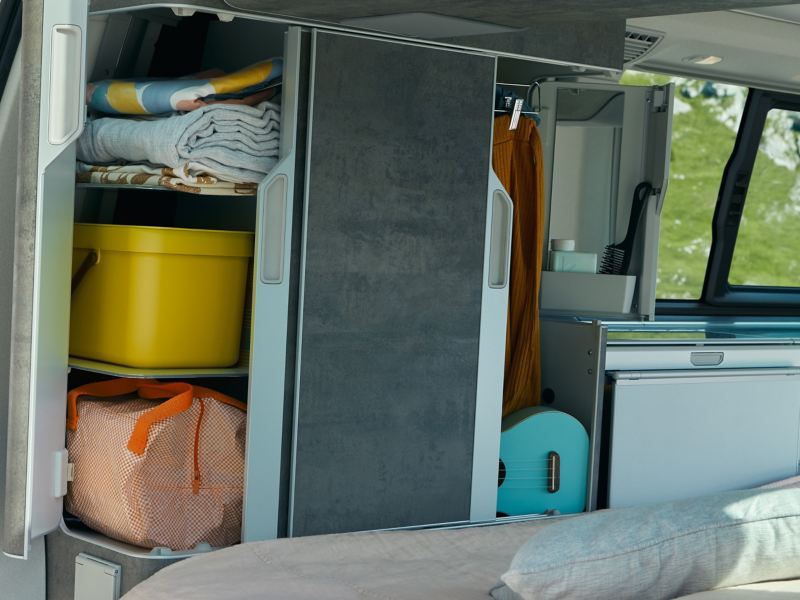 Garderob i VW California 6.1 campingbuss
