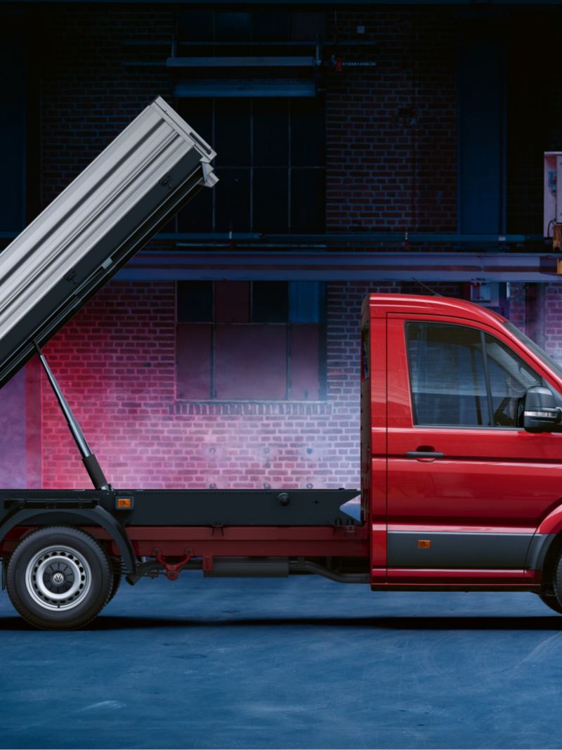 vw Volkswagen rød Crafter varebil arbeidsbil kassebil chassis enkeltkabin pickupplan lasteplan enveistipp