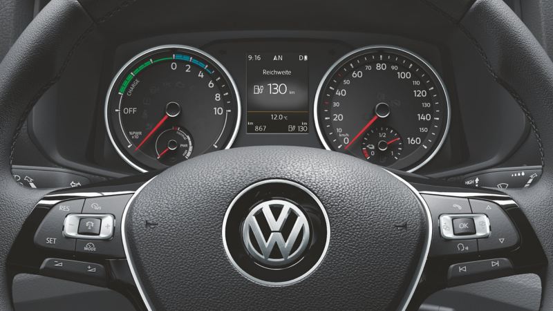 VW e-Crafter lätt lastbil elbil instrumentpanel och multifunktionsratt