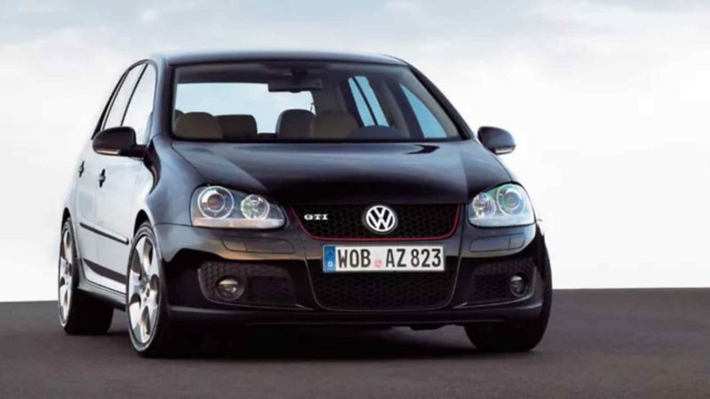 Golf 5 GTI Volkswagen - Generación lanzada en 2003 durante el International Motor Show de Frankfurt