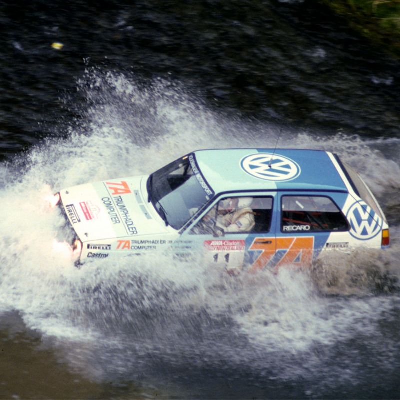 Kenneth Eriksson på rally genom vattendrag