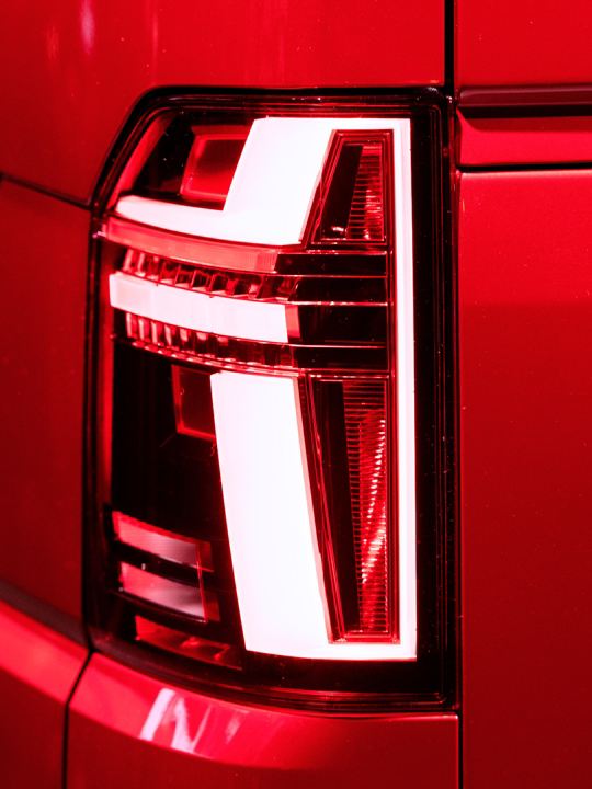 Volkswagen Utilitaires Multivan 6.1 rouge feu arrière