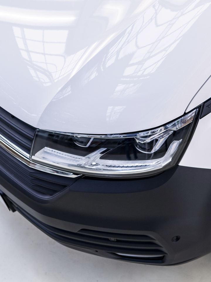 Volkswagen Utilitaires Transporter 6.1 avant phares blanc