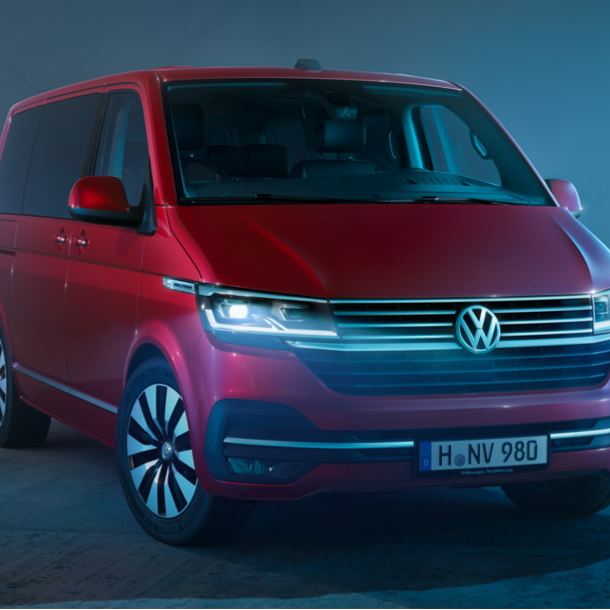 Volkswagen Utilitaires Multivan 6.1 rouge