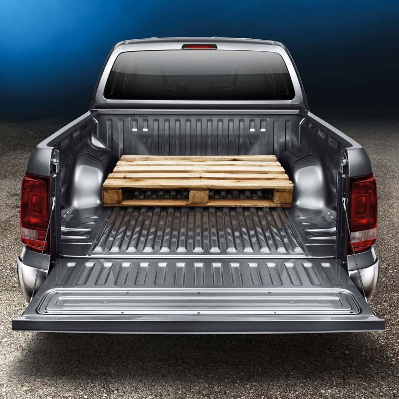 Photo showing the rear loading section of the VW Amarok.