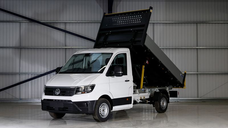 Front view of Crafter Tipper van