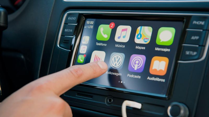 Radio con pantalla touch de 6.5” y Volkswagen App-Connect