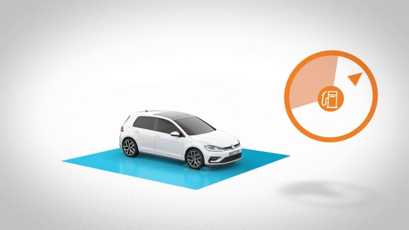 Volkswagen står på en blå platta och bredvid syns symbol för bränsleförbrukning