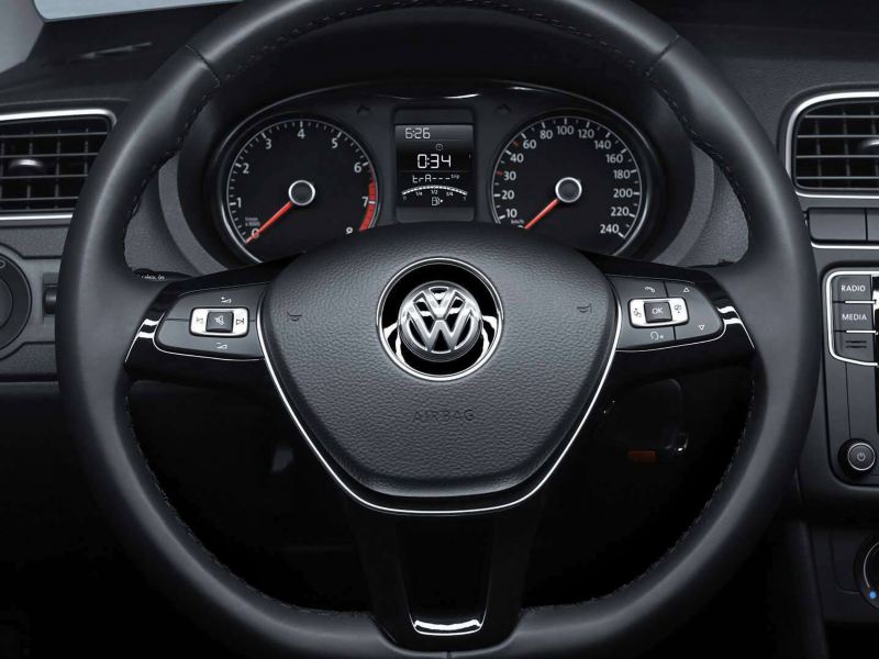 Volante multifunciones en piel en interior de Nuevo Polo 2020 de Volkswagen